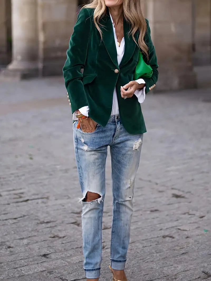 Julissa – Elegant Velvet Blazer