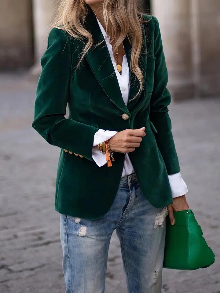 Julissa – Elegant Velvet Blazer