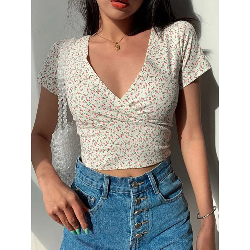 Emily | Soft Fabric Crop Top - Feminine Look - Short Sleeves