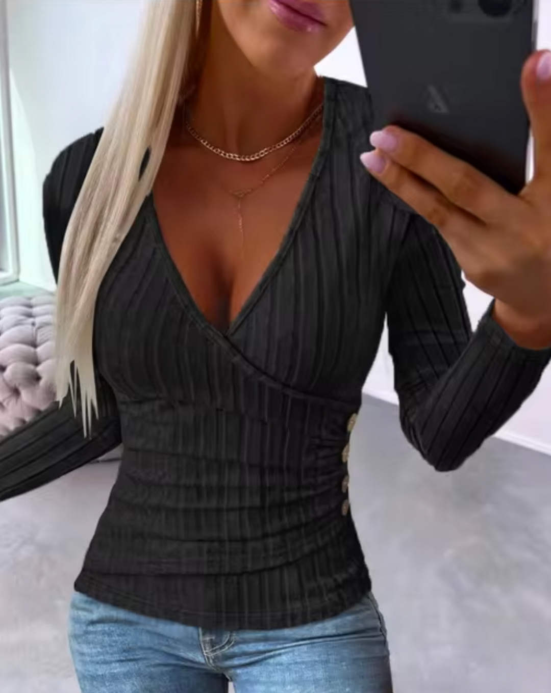Elia | Elegant Ribbed Top with V-Neck Design