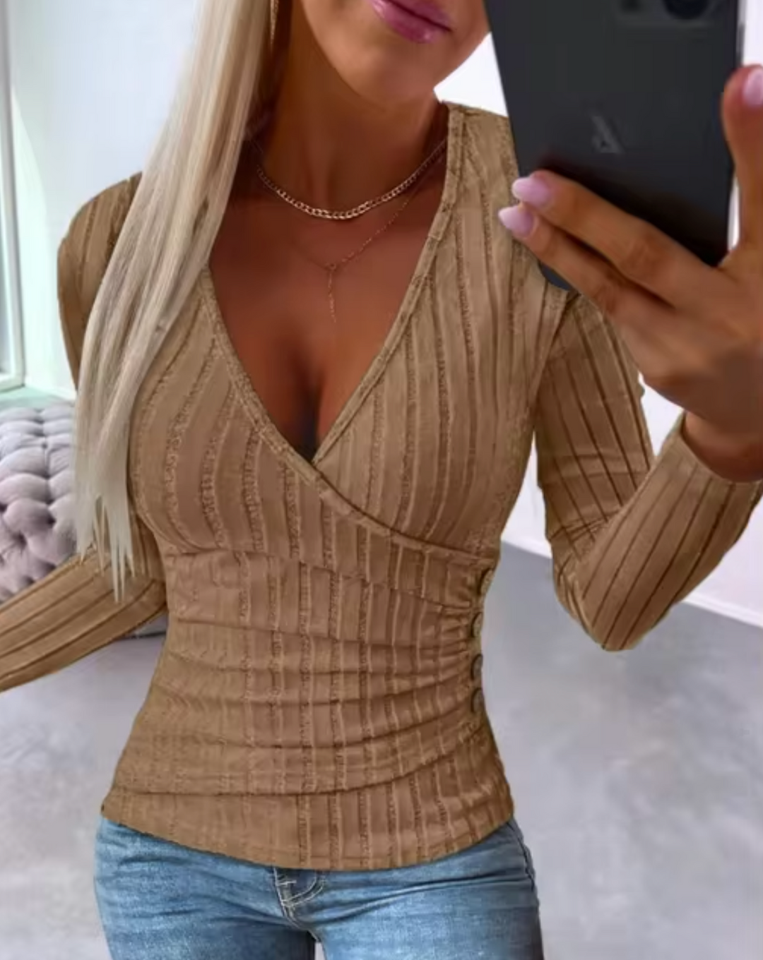 Elia | Elegant Ribbed Top with V-Neck Design