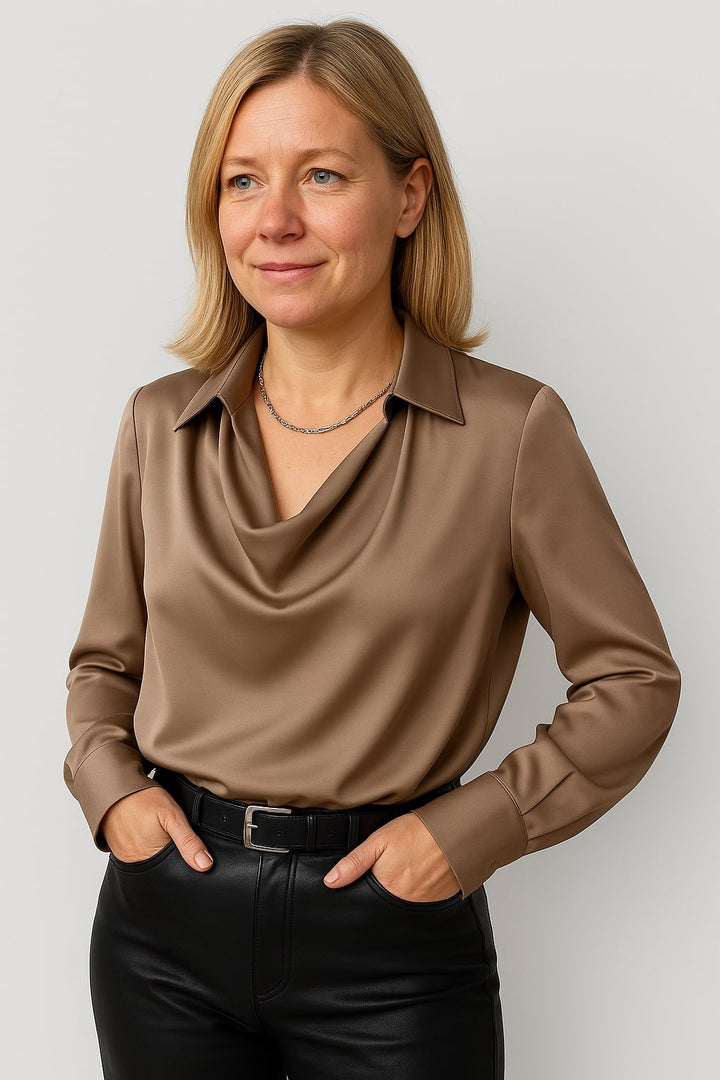 Anja | Elegant Blouse for Timeless Style
