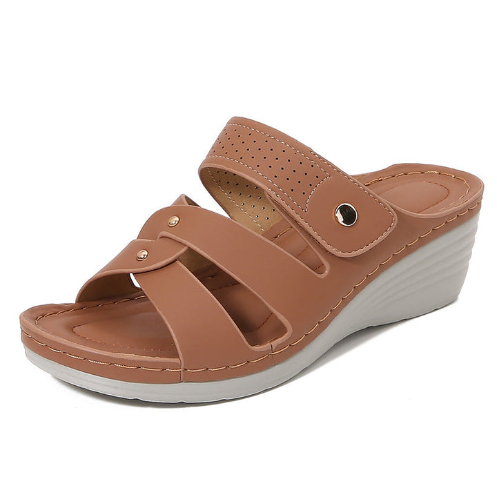 Bonnie | Chic Rivet Strap Sandals with Cushioned Insole
