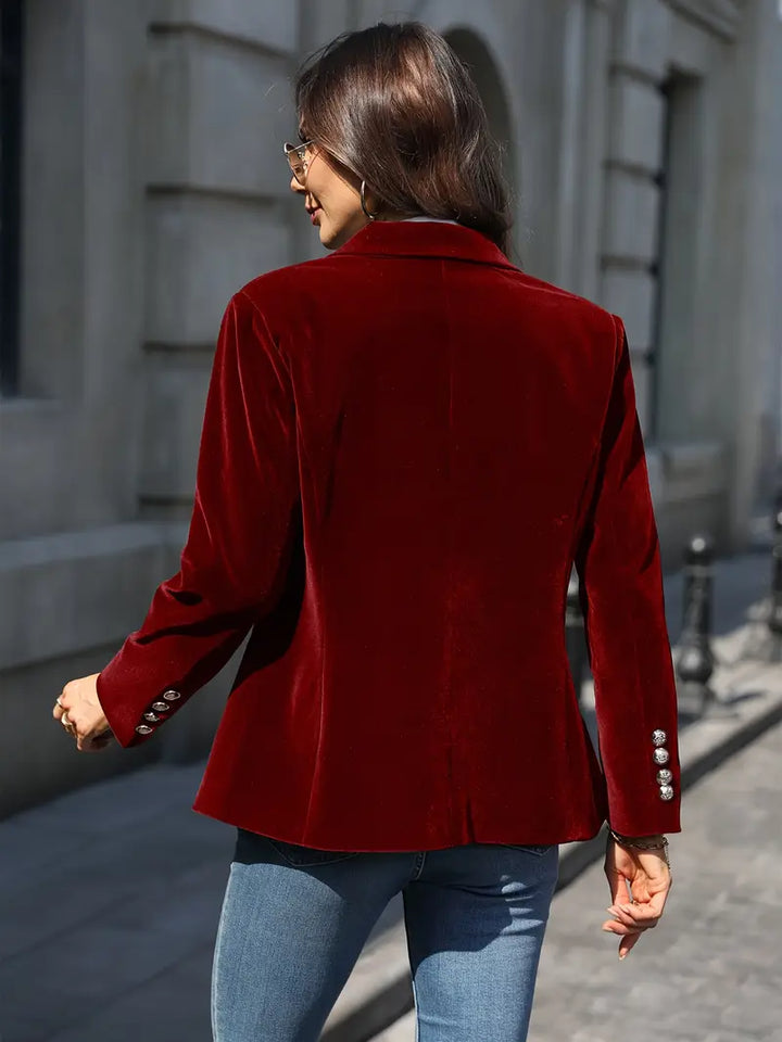 Julissa – Elegant Velvet Blazer