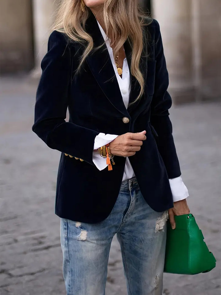 Julissa – Elegant Velvet Blazer
