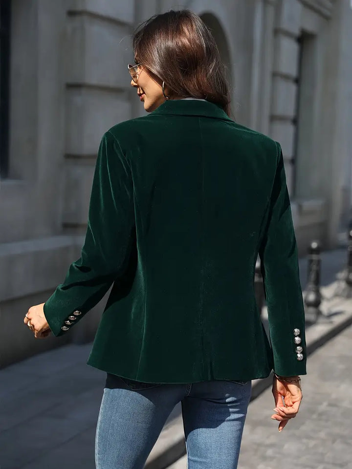 Julissa – Elegant Velvet Blazer